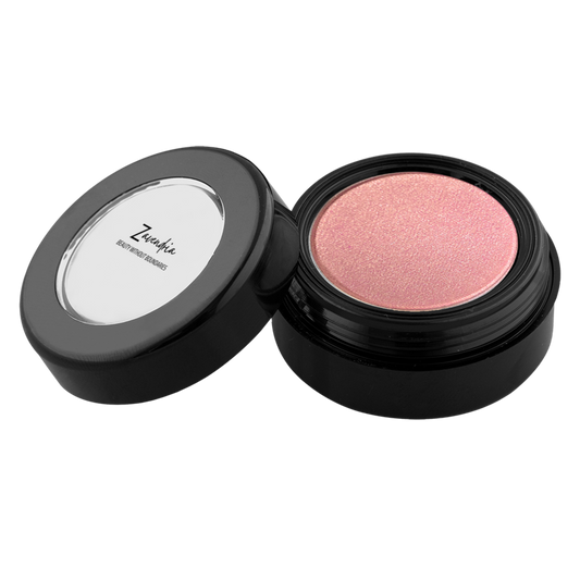 viaGlamour image of a extreme-eyeshadow